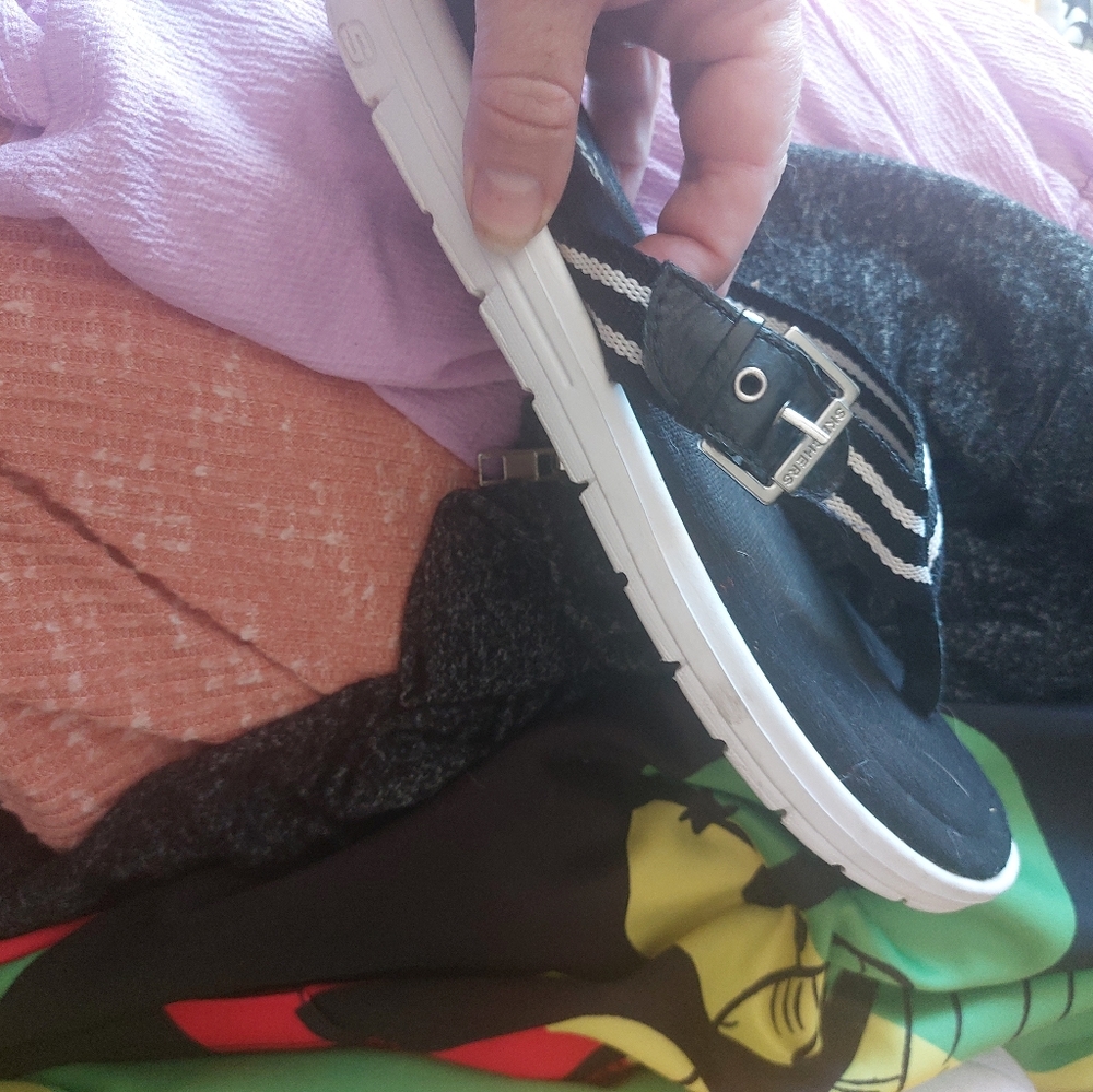 Sandals - Picture 2 of 4